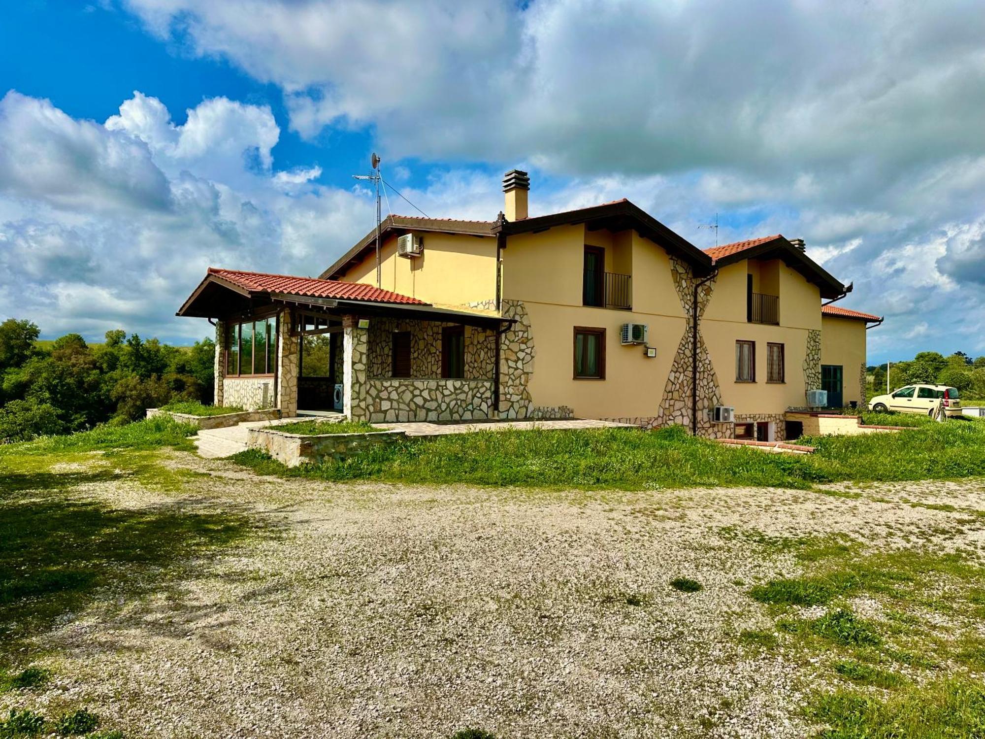Villa Tuscia Apartments Tuscania Exteriör bild